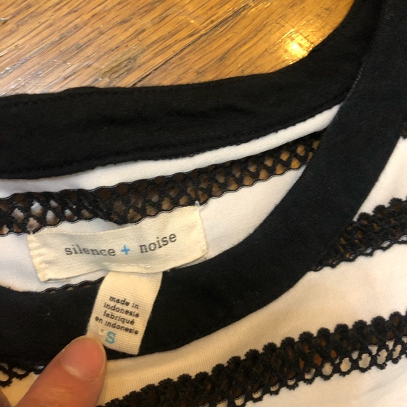 Back and White A-line Dress Size S - Picture 4 of 4